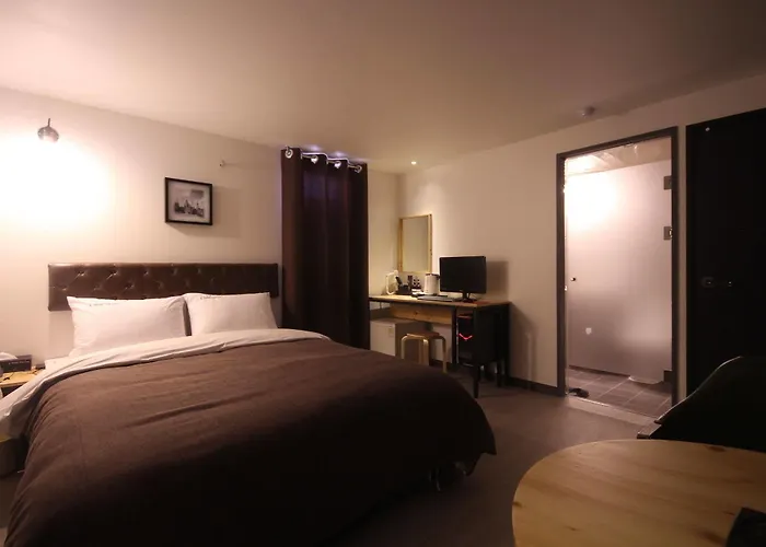 Motel The Lua Busan